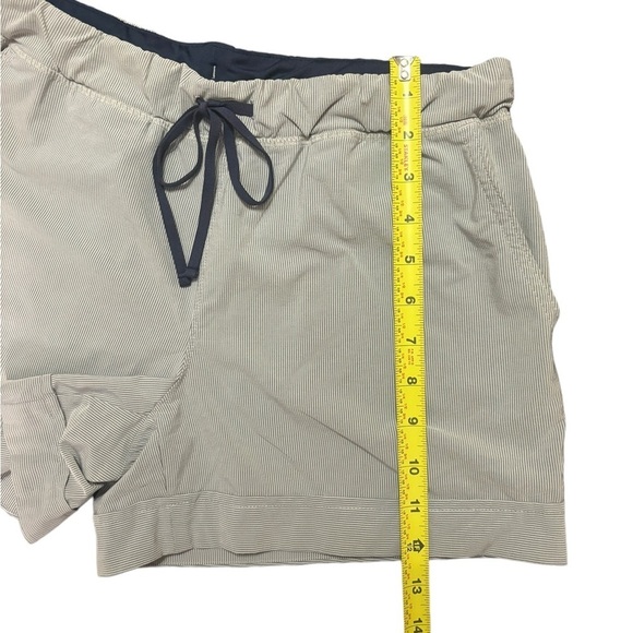 Athleta Beachside Shorts Drawstring Waist small Pinstripe Beach Gym Wome… - Picture 11 of 12